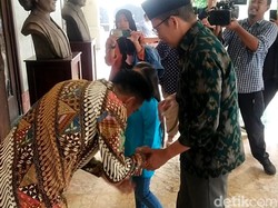 Didukung TGB Maju Pilgub, Gibran: Matur Nuwun Doanya Tuan Guru