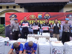 Rumah Penyimpanan Narkoba di Kediri DIgerebek, 2 Kurir Diamankan