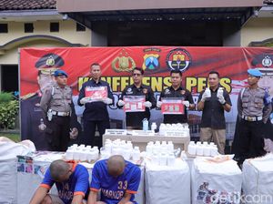 Rumah Penyimpanan Narkoba di Kediri DIgerebek, 2 Kurir Diamankan Rumah Penyimpanan Narkoba di Kediri DIgerebek, 2 Kurir Diamankan