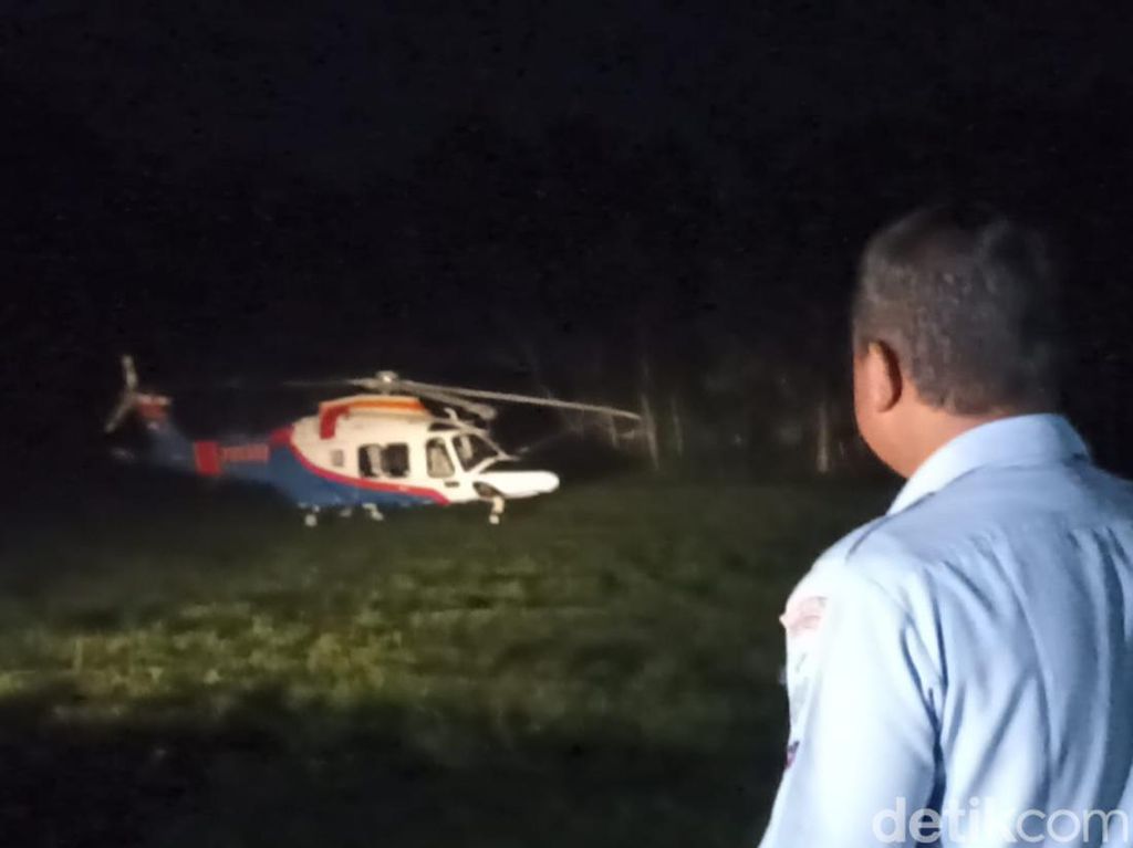 Saat Cuaca Buruk Paksa Helikopter Kapolda Jatim Mendarat Darurat Saat Cuaca Buruk Paksa Helikopter Kapolda Jatim Mendarat Darurat