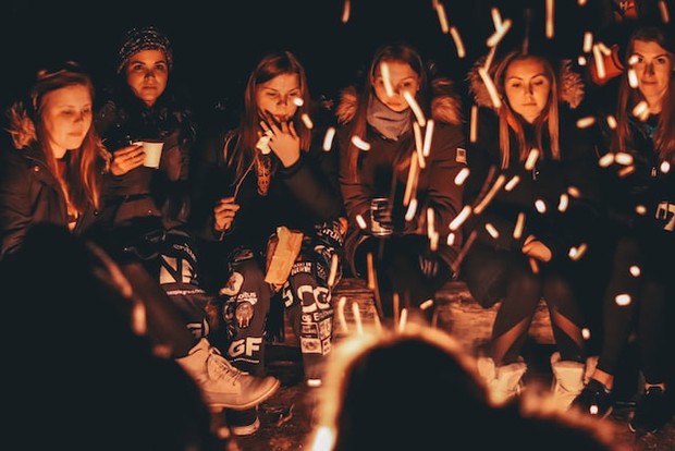Ilustrasi pertemanan (Foto: Unsplash/Ethan Hu)