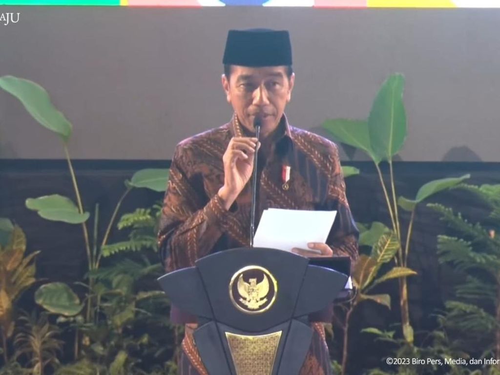 Jokowi Meradang! China Jadi Eksportir Panel Surya Nomor 1 Gegara Bauksit