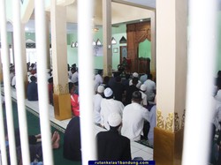 Momen Penguatan Agama Bagi Napi dari Balik Jeruji Besi