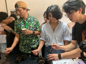 Asyiknya Ikut Wisata Kopi di Sumut, Belajar Cara Petik hingga Menyeduh Kopi Asyiknya Ikut Wisata Kopi di Sumut, Belajar Cara Petik hingga Menyeduh Kopi