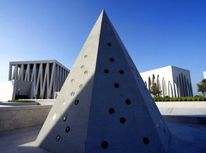 Potret Rumah Ibadah 3 Agama di Abu Dhabi Potret Rumah Ibadah 3 Agama di Abu Dhabi
