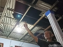 Pendaratan Darurat Helikopter Kapolda Jatim Rusak Atap Rumah-Warga Panik