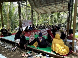 Relawan Ganjar Lakukan Pengabdian Masyarakat di Goa Sodong Banyuwangi