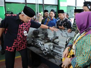 Ganjar Ajak SMK Gencarkan Model Belajar Teaching Factory, Apa Itu? Ganjar Ajak SMK Gencarkan Model Belajar Teaching Factory, Apa Itu?