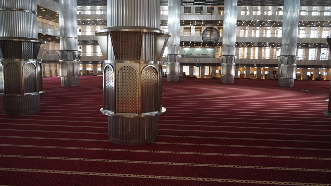 Tampak dalam Masjid Istiqlal