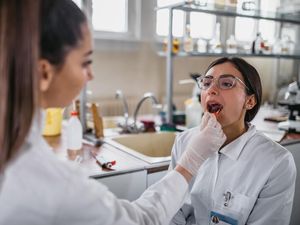 Ternyata Air Liur dan Ingus Termasuk Najis Jika dalam Kondisi Ini