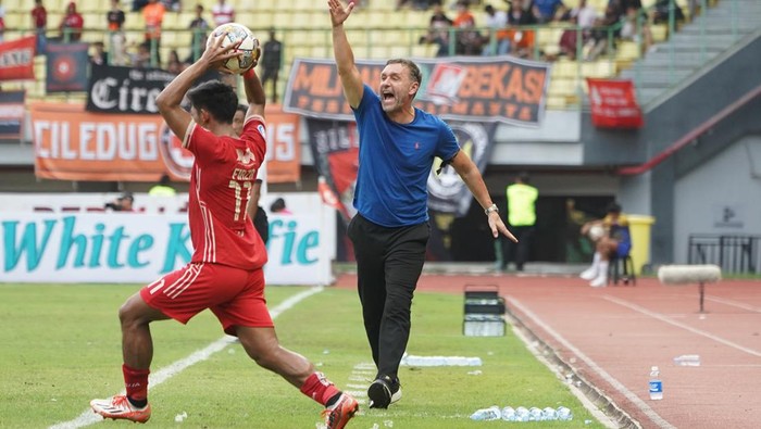 Thomas Doll saat Persija menjamu Barito Putera pada pekan ke-26 Liga 1 2022 di Stadion Patriot Chandrabhaga, Kota Bekasi, Rabu (22/2/2023)