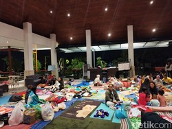 Ratusan Korban Banjir di Perumahan De Naila Village Gresik Mengungsi