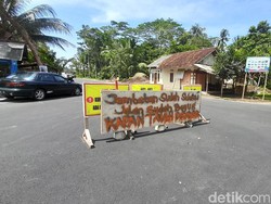 Warga Pangandaran Pasang Spanduk Tagih Janji Pemda