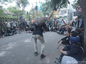 Perlawanan Ala Mahasiswa ISBI Lewat Seni