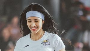 8 Foto Anya Geraldine di Pertandingan Voli Pantai, Curi Atensi Pakai Crop Top