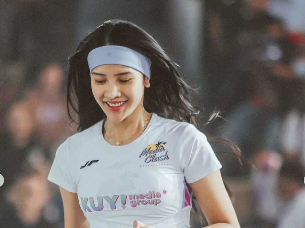 8 Foto Anya Geraldine di Pertandingan Voli Pantai, Curi Atensi Pakai Crop Top 8 Foto Anya Geraldine di Pertandingan Voli Pantai, Curi Atensi Pakai Crop Top