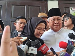 Ayah Arif Rachman Nangis: Pak Kapolri Mohon Anak Saya Bisa Kembali ke Polri