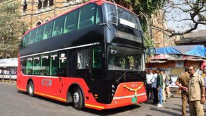 Begini Penampakan Bus Double Decker Listrik Pertama di India