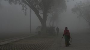 Gelapnya New Delhi Diselimuti Polusi Udara