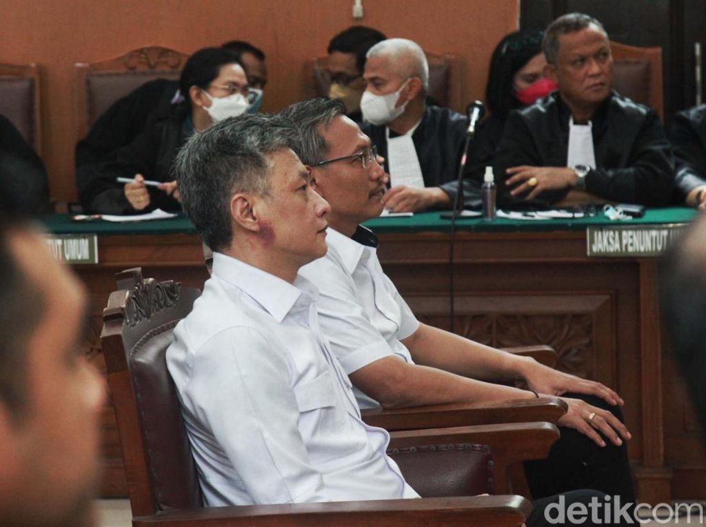 Hakim Belum Siap, Vonis Eks Karo Paminal Hendra Kurniawan Ditunda