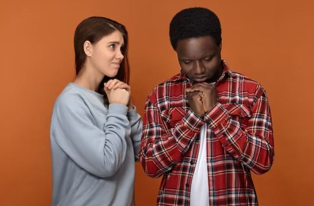 Ingkar janji/ foto: Freepik/ karlyukav Perempuan dan laki-laki