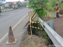 Waspada Lur! Bahu Jalan Jogja-Solo Selatan Terminal Delanggu Ambrol