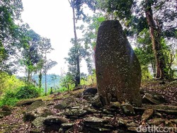 Menilik Jejak Orang Sunda Zaman Dulu di Situs Tugu Gede Cengkuk
