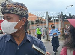 Suami Korban Gempa Turki Deg-degan Tunggu Jenazah Istri di Bandara Bali