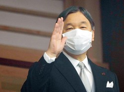 Euforia Warga Jepang Rayakan Ultah Kaisar Naruhito