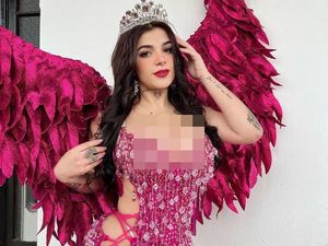Viral Video Model OnlyFans Dilempari Telur Saat Ikut Parade Festival Viral Video Model OnlyFans Dilempari Telur Saat Ikut Parade Festival