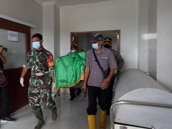 Keluarga Jemput Jenazah Korban Ledakan Petasan Meski Belum Teridentifikasi