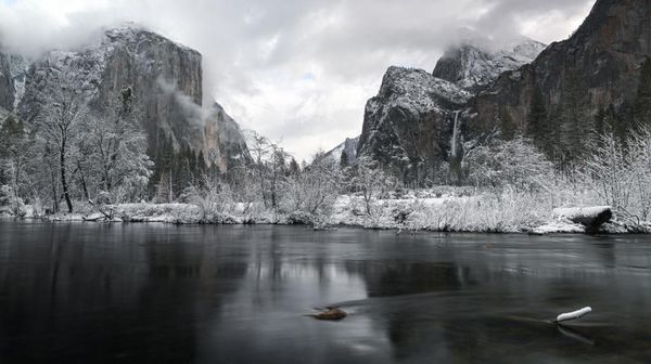 Lanskap Monokrom nan Syahdu di Taman Nasional Yosemite