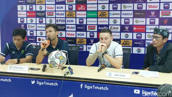luis milla persib bandung liga 1 liga 1 2022 bri liga 1 bri liga 1 2022