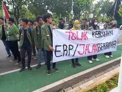 Mahasiswa Geruduk Balai Kota DKI, Tolak Penerapan Jalan Berbayar