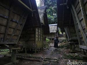Melihat Lumbung Padi Warga Baduy Luar di Desa Kanekes