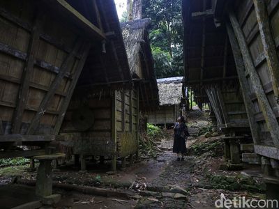 Melihat Lumbung Padi Warga Baduy Luar di Desa Kanekes
