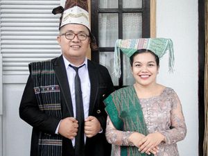 8 Pakaian Adat di Sumatera Utara, Penuh Makna dan Bersahaja