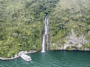Pesona Air Terjun Situmurun, Surga Tersembunyi di Danau Toba Pesona Air Terjun Situmurun, Surga Tersembunyi di Danau Toba