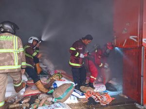 Toko Pakan Ternak di Salam Magelang Terbakar, 1 Orang Ditemukan Tewas