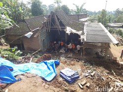 Kagetnya Keluarga di Boyolali Lagi Makan Rumah Ambrol Ketiban Longsor