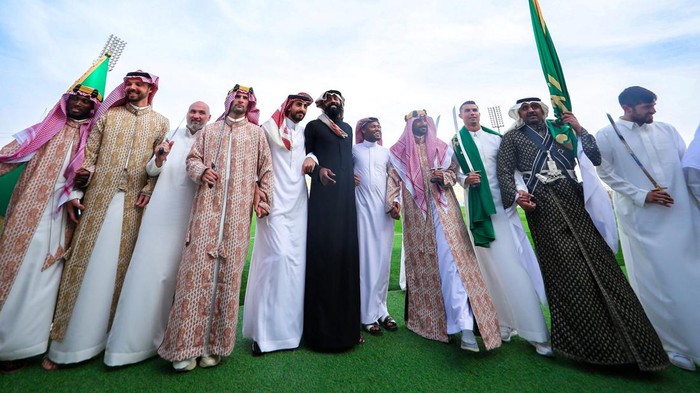 Al-Nassr's Cristiano Ronaldo celebrates Saudi Arabia's Founding Day wearing local traditional clothes at Al-Nassr Football Club in Riyadh, Saudi Arabia, February 22, 2023. Al-Nassr FC/Handout via REUTERS ATTENTION EDITORS - THIS PICTURE WAS PROVIDED BY A THIRD PARTY