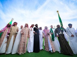 Perayaan ini dimaksudkan pula untuk menghidupkan kembali tradisi-tradisi nenek moyang Saudi untuk mengingatkan masyarakat pentingnya sejarah Kerajaan Saudi. Ronaldo pindah ke Arab Saudi pada bulan Januari setelah kontraknya diputus oleh Manchester United dan sejak itu telah mencetak lima gol dalam empat pertandingan saat Al Nassr duduk di puncak liga karena selisih gol.