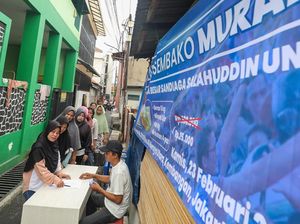 Relawan Sandiaga Uno Gelar Bazar Sembako Murah di Jakarta Barat Relawan Sandiaga Uno Gelar Bazar Sembako Murah di Jakarta Barat