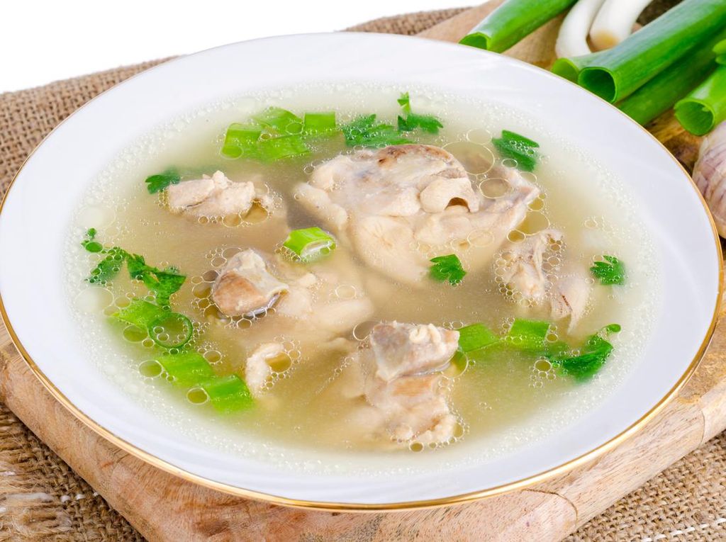 Resep Sup Ayam Kampung Kaldu Bening untuk Perkuat Imunitas Tubuh