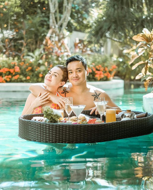 Rianti Cartwright dan Suami