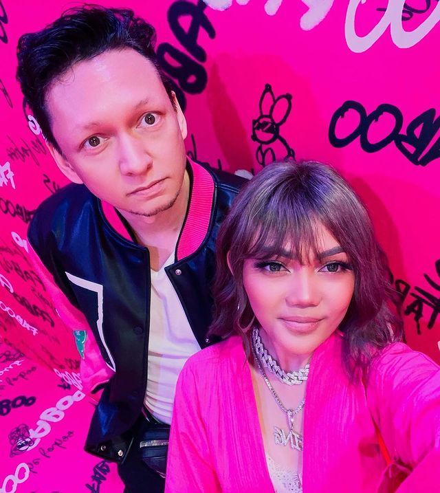 Rina Nose & Suami