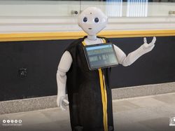 Pabrik Kiswah Kabah Pekerjakan Robot yang Bisa 11 Bahasa