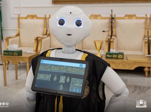 Robot Bocah Imut Jaga Pabrik Kiswah Kabah dan Terima Tamu Robot Bocah Imut Jaga Pabrik Kiswah Kabah dan Terima Tamu