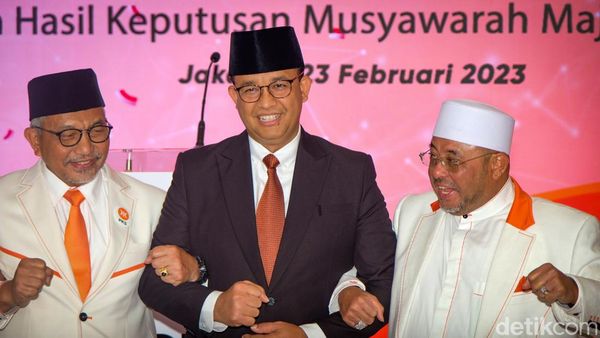 Senyum Lebar Anies Baswedan Didukung PKS Jadi Capres 2024