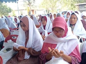 Relawan Ganjar Gelar Istigasah dan Beri Bantuan ke Majelis Taklim